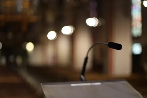 L’Aquila, Consiglio comunale convocato il 20 aprile: ordine del giorno tra urbanistica e opere pubbliche