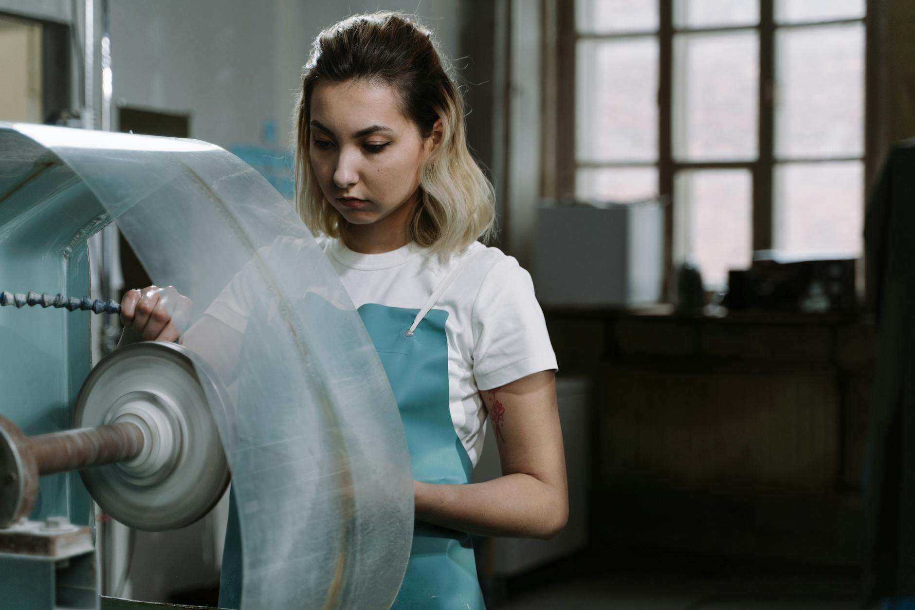 Abruzzo, incentivi alle imprese per assumere donne vittime di violenza: contributi fino a 10mila euro