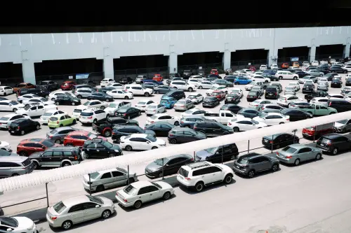 Ex Inam, avviata la demolizione: al suo posto un parcheggio da oltre 150 posti auto