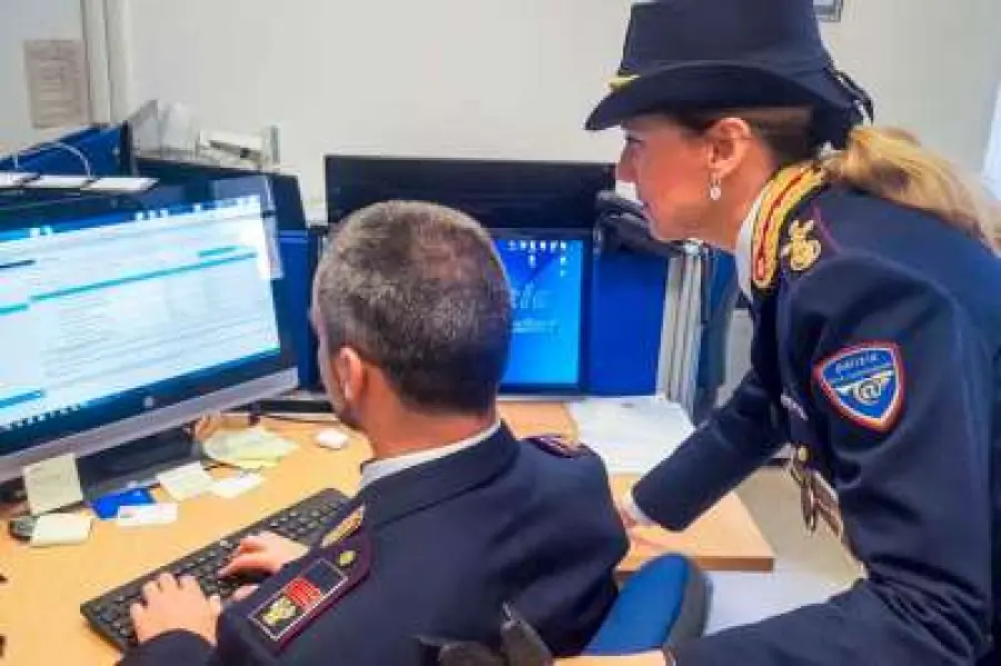 Aurora, dalla laurea in informatica alla Polizia Postale