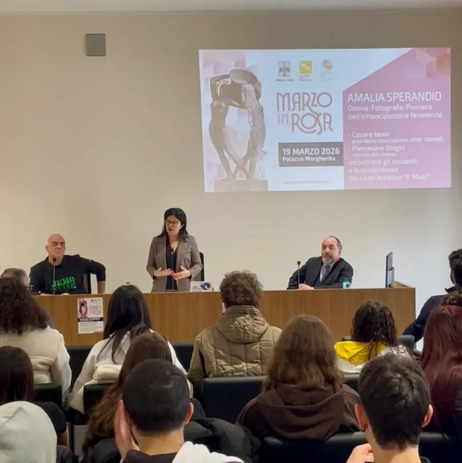 L’Aquila riscopre Amalia Sperandio: memoria, arte e identità femminile al centro di “Marzo in Rosa”