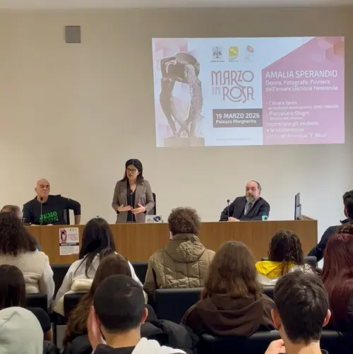 L’Aquila riscopre Amalia Sperandio: memoria, arte e identità femminile al centro di “Marzo in Rosa”